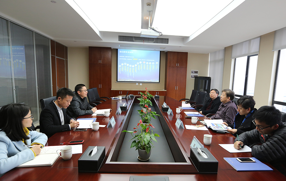 中國環(huán)保產(chǎn)業(yè)協(xié)會(huì)領(lǐng)導(dǎo)蒞臨太陽成集團(tuán)tyc環(huán)境參觀指導(dǎo)